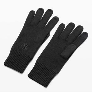 Women’s lululemon warm revelation gloves, Tech. Size M/L.